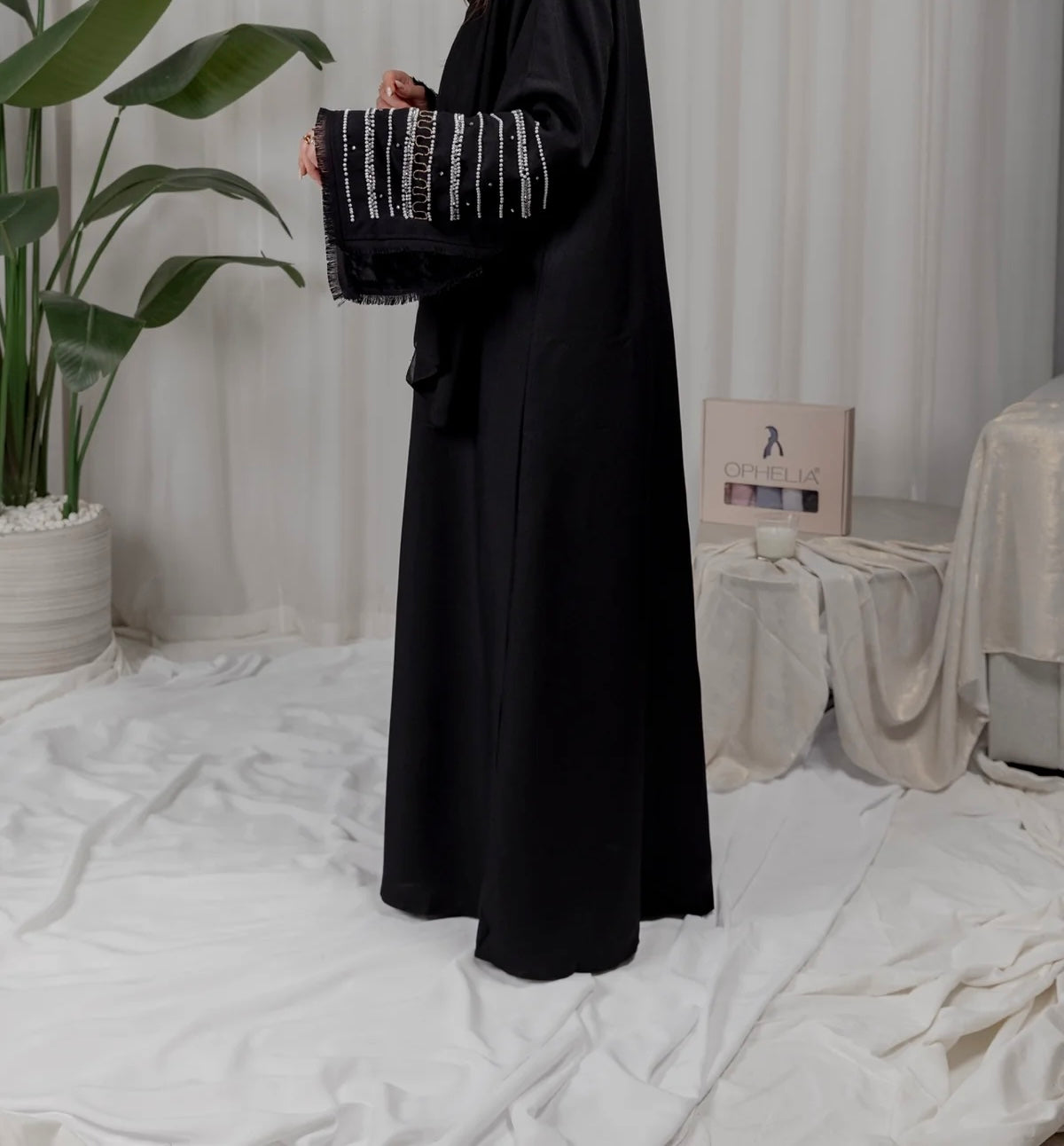 Isra Abaya- Black