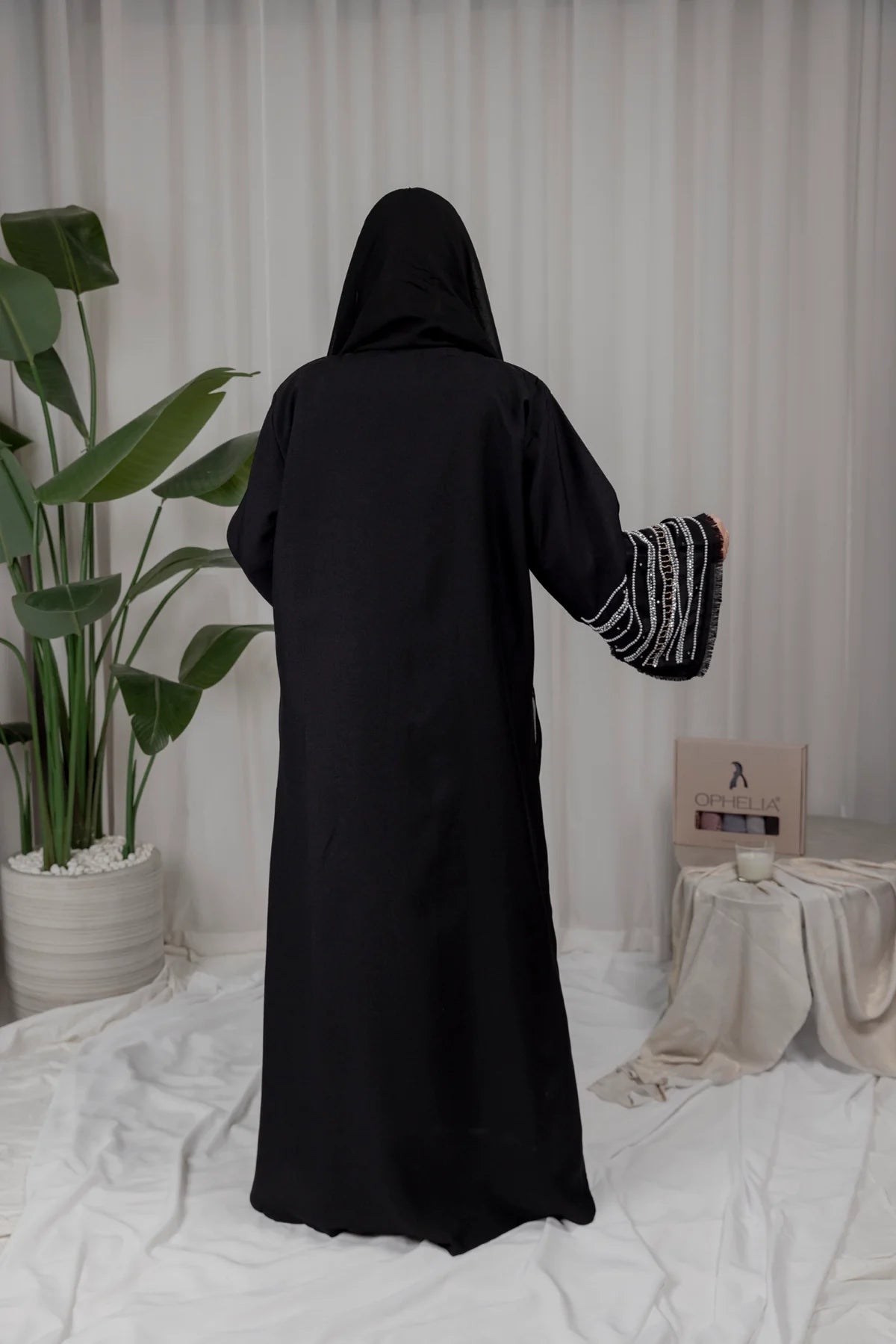 Isra Abaya- Black